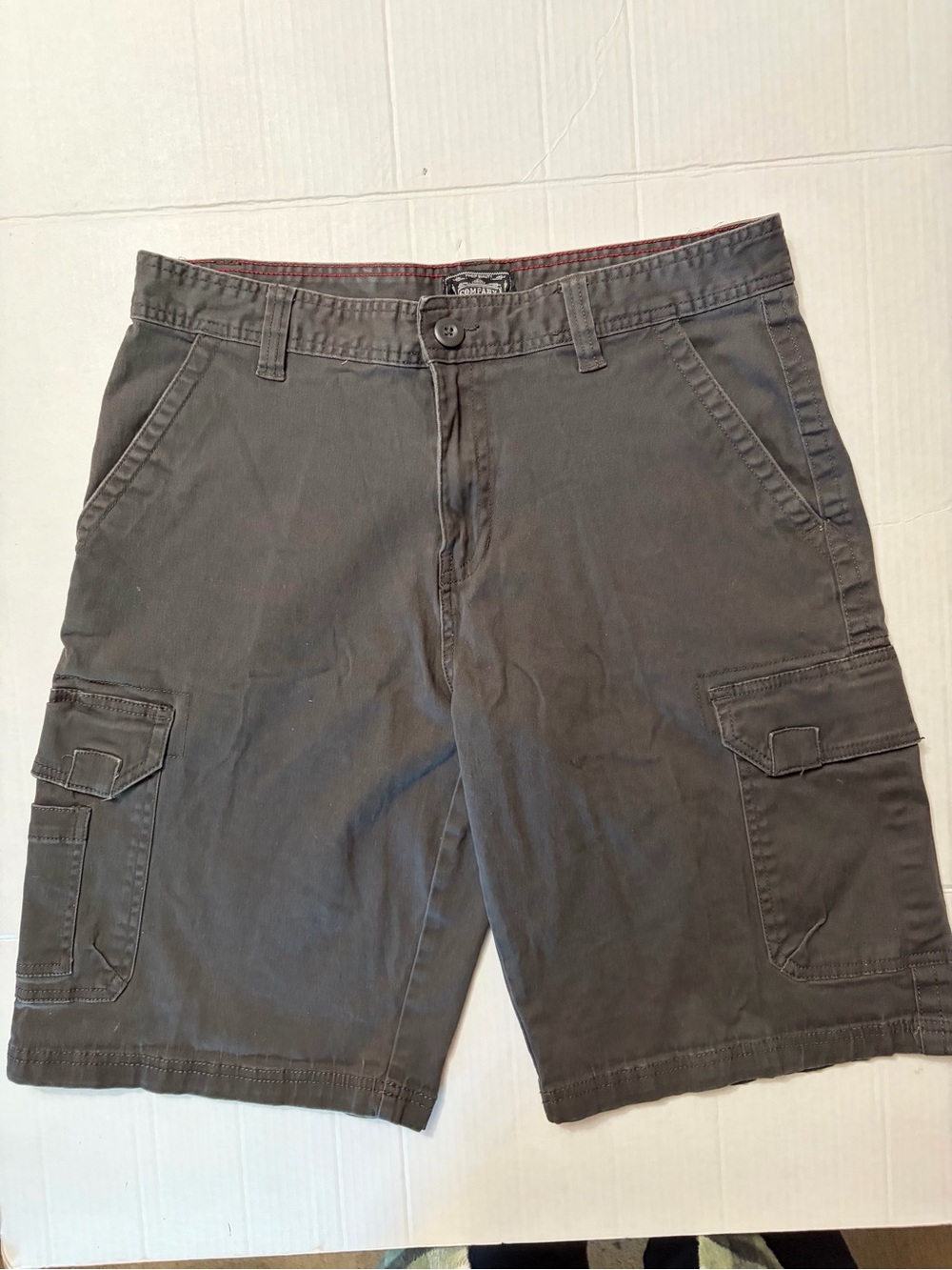 Company 81 Dry Goods Men's Cargo Shorts Size 34 Charcoal Gray Red Stitching